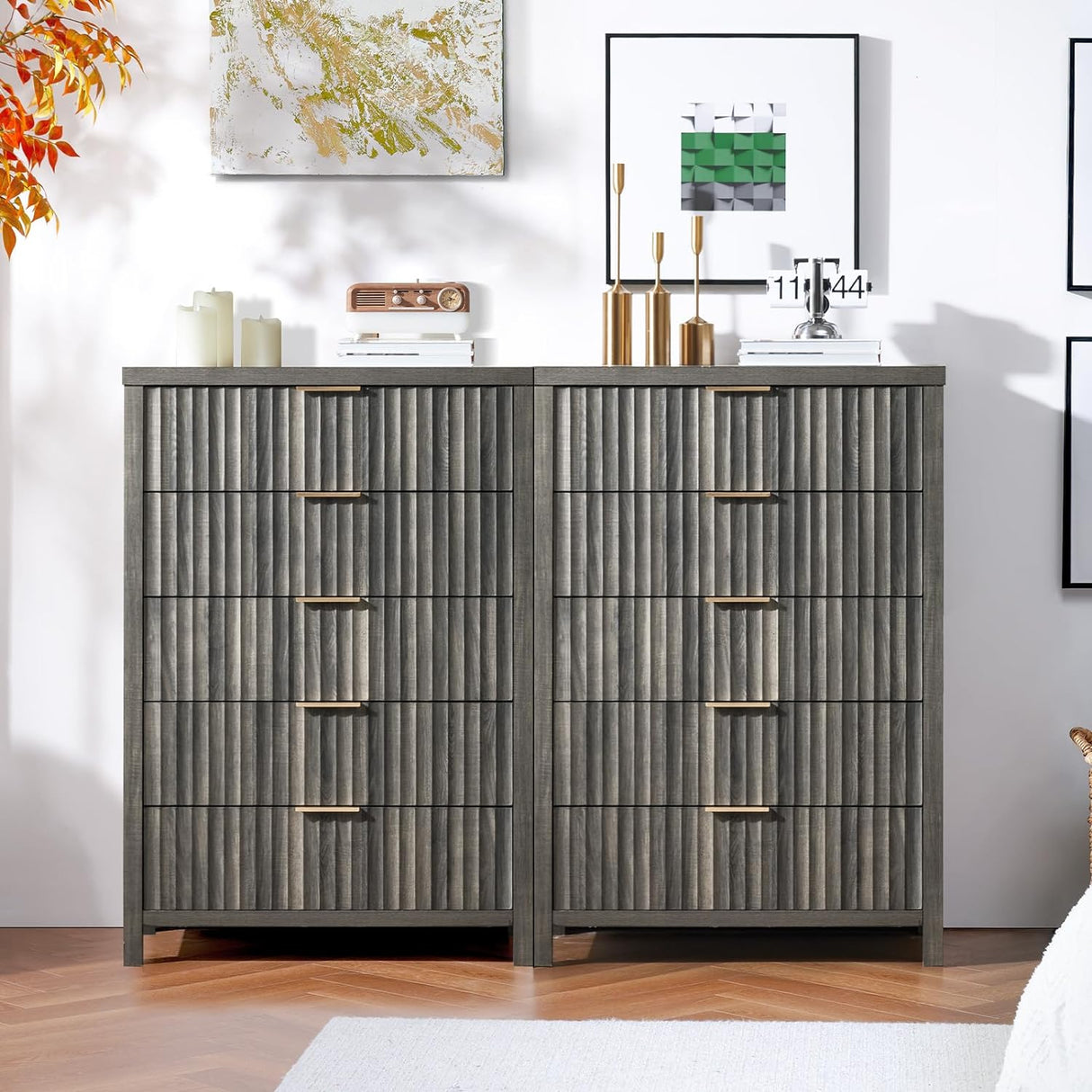 Wooden Fluted 5-Drawer Chest with Curved Silhouette Design